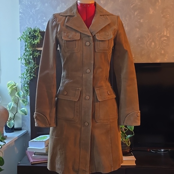 Tristan & Iseut Jackets & Blazers - Vintage Y2K Tan Suede Button-Front Coat